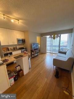 Building Photo - 1326-42 Spruce St Unit 1102 Rental