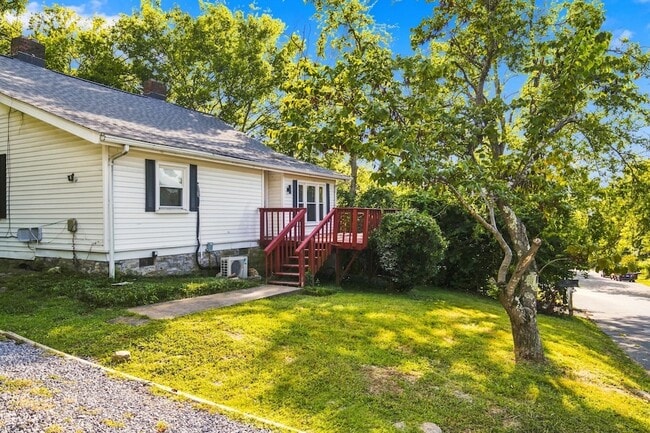 4001 Dakota Ave