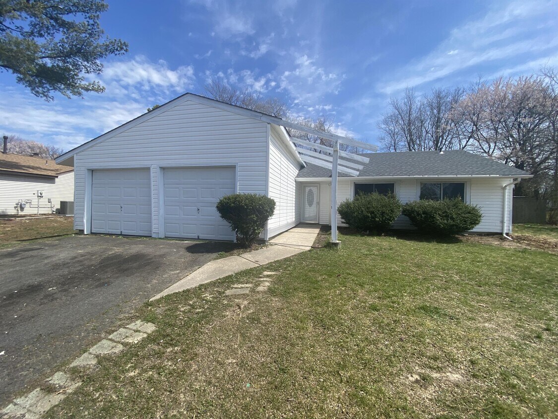 Photo - 37 Pershing Ln (Winslow Township, NJ)
