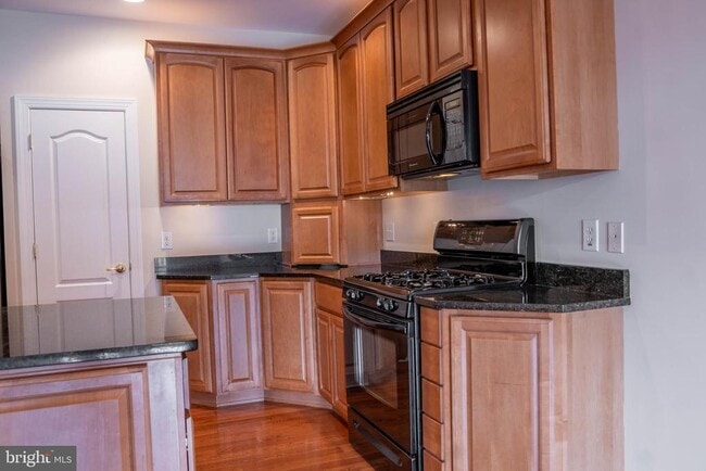 Photo - 204 Seneca Way Unit 12