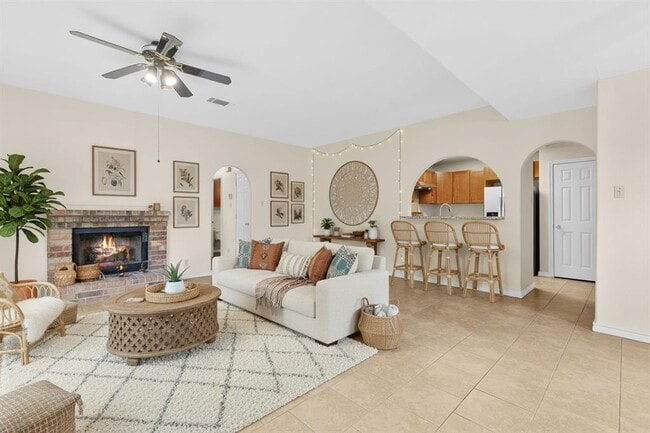 Building Photo - 2630 Gwendolyn Ln