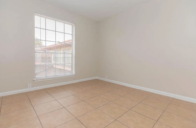 Photo - Southern Oaks Apartments