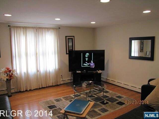 Photo - 298 Luddington Ave