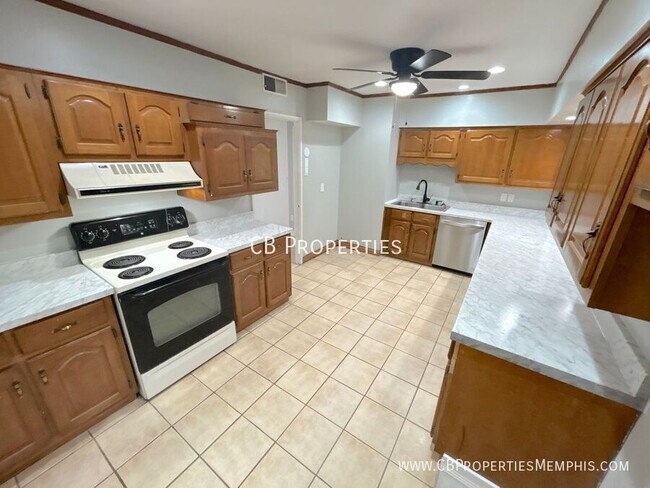 Photo - 5366 Brantford Ave