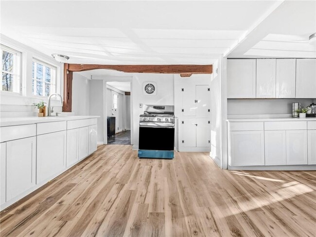 Photo - 1382 Hope St Unit 1