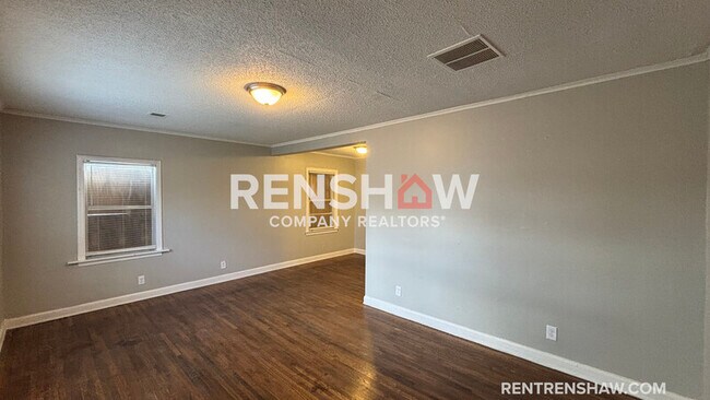 Photo - 1599 Hope St