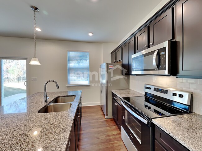 Photo - 601 Smt Vw Ln