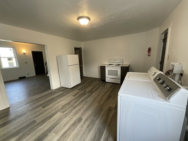 Photo - 246 Walnut St