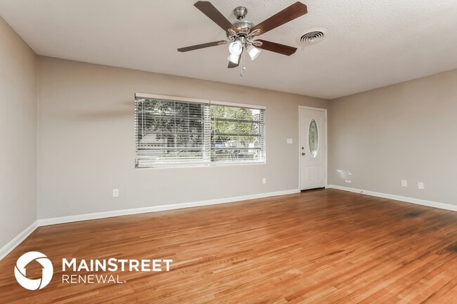 Photo - 723 E Grove Pl