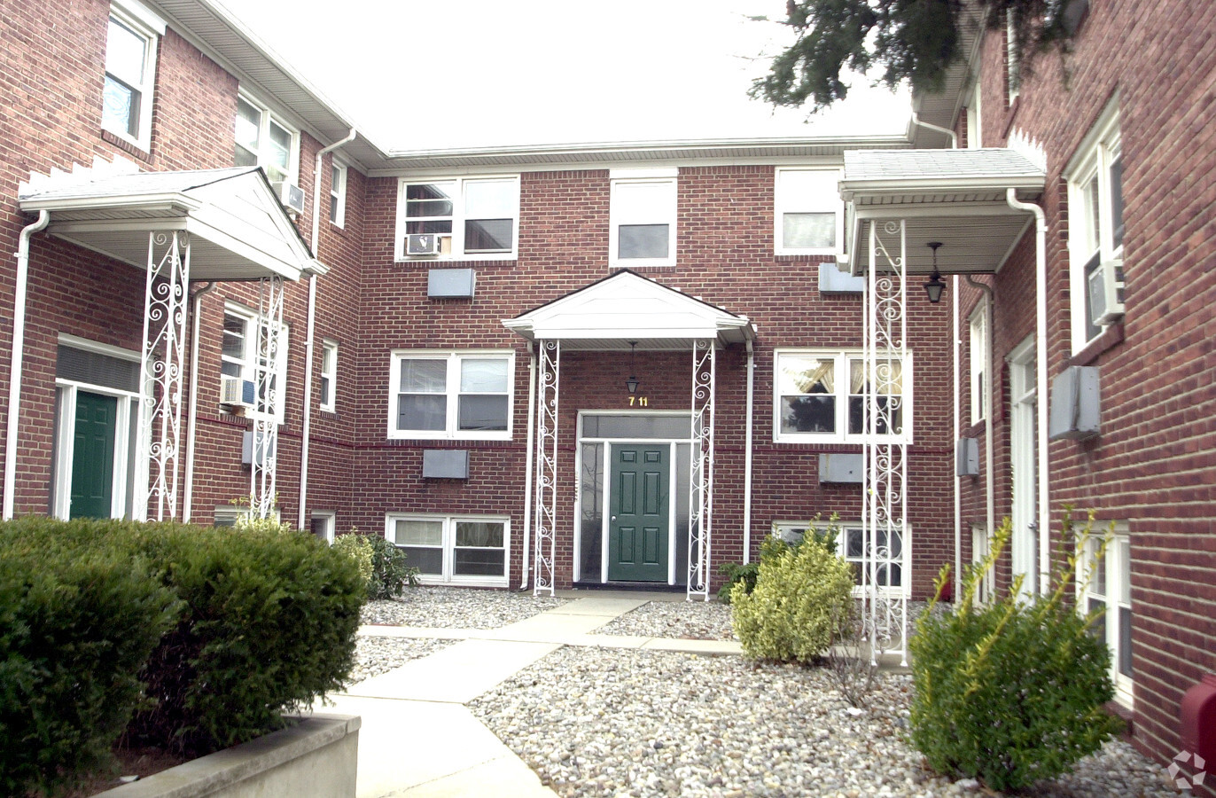 Photo - Byron Street Apartments
