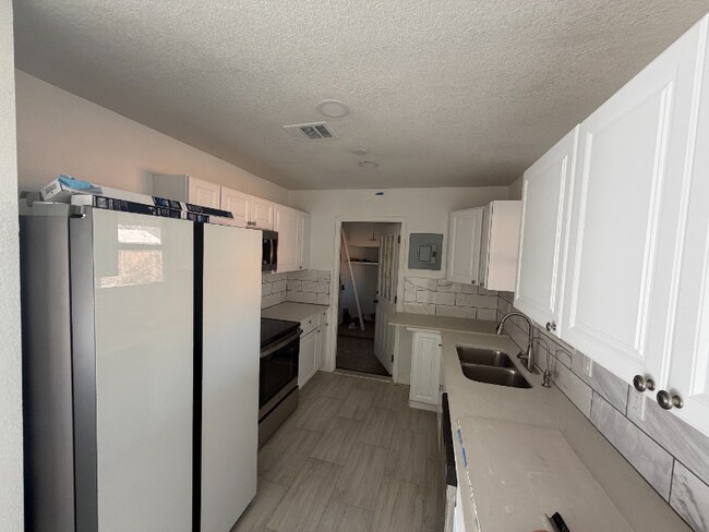 Photo - 229 E Langley Blvd