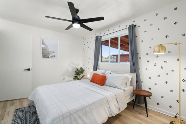 Photo - 1414 N Cameron St