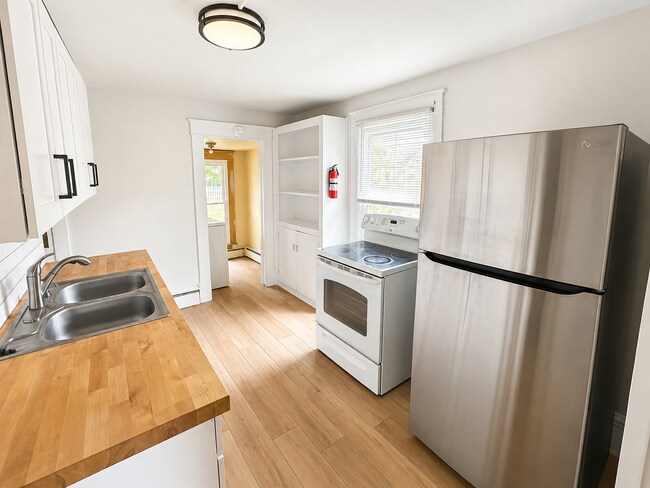 Photo - Perfect Location — Downtown Blacksburg, Walk to Campus!