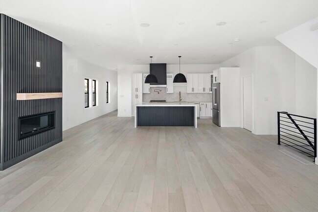 Photo - 21 Woodbine St