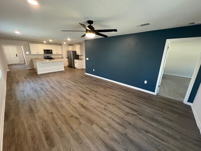 Photo - Beautiful 3 Bedroom, 2 Bath Pace Home available !!