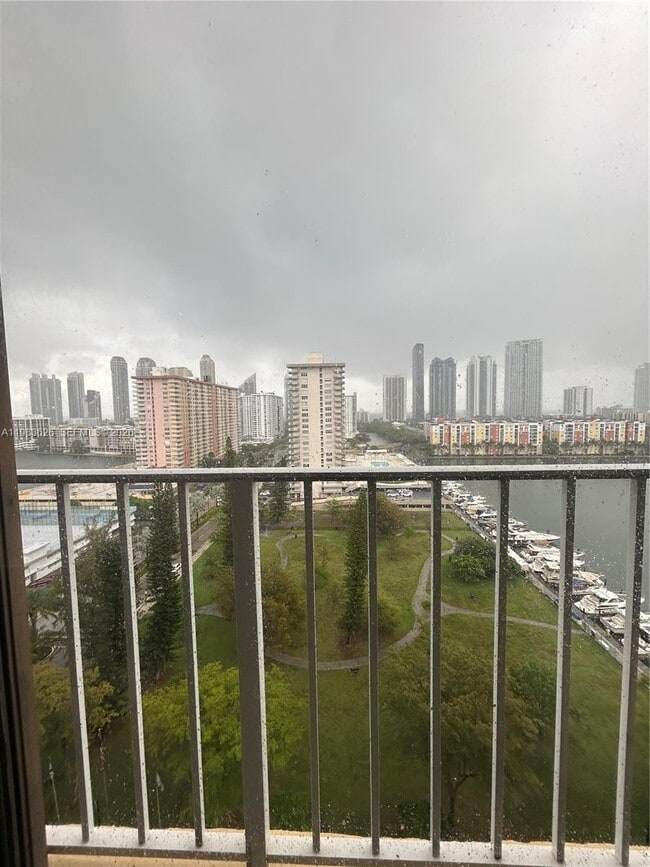 Photo - 290 174th St St Unit 1715