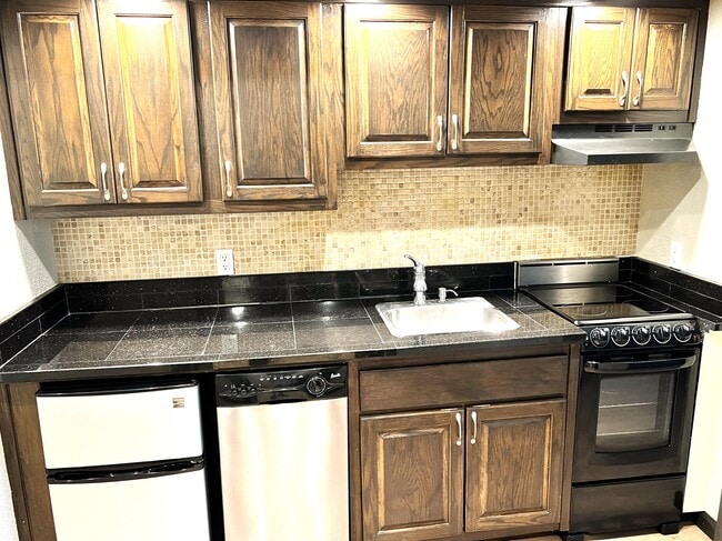 Photo - 3155 Ravines Rd
