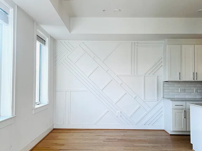 Photo - 836 Varnum St NW Unidad 202