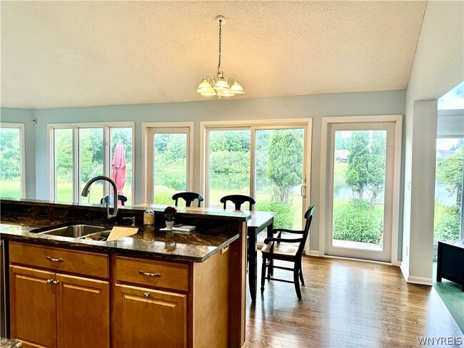 Photo - 5458 Center Pine Ln
