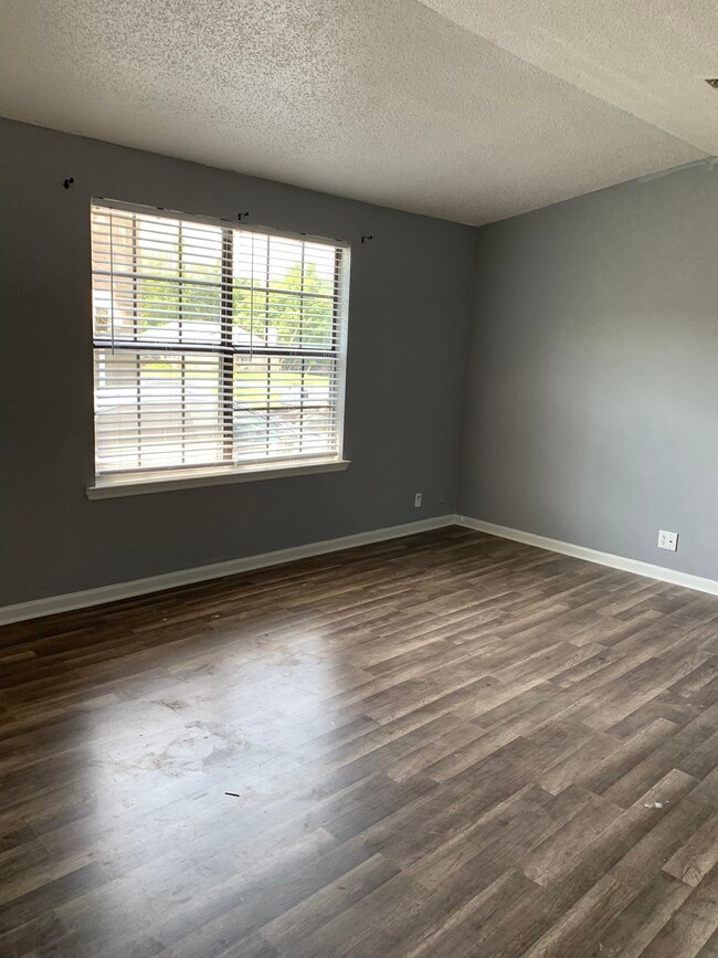 Photo - 3311 Chesapeake Cir