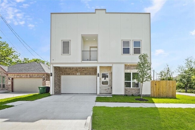 Building Photo - 3415 Redbud St Rental