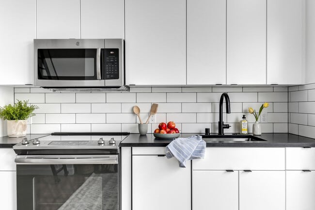 Photo - Welcome to Lakeview! - Live in Luxury & St...