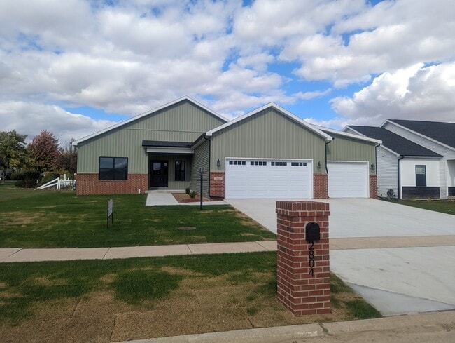 Building Photo - 2804 Clarion Rd