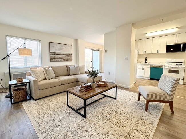 Building Photo - 1111 University Blvd W Unit 402