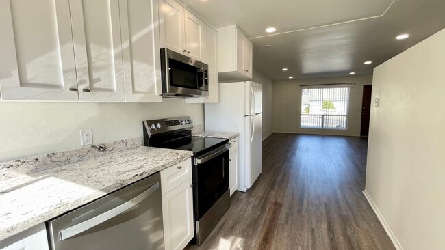 Photo - 2 Bedroom 2-1/2 Bathroom Townhouse by Sierra Vista Hospital and Near Cal Poly Campus