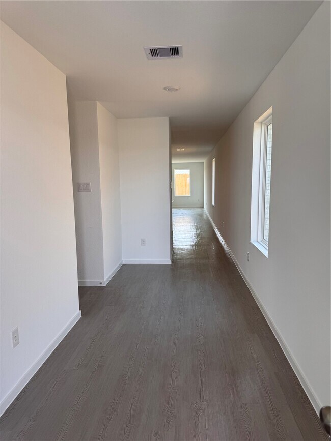 Photo - 6123 Sunburst Scarlet St