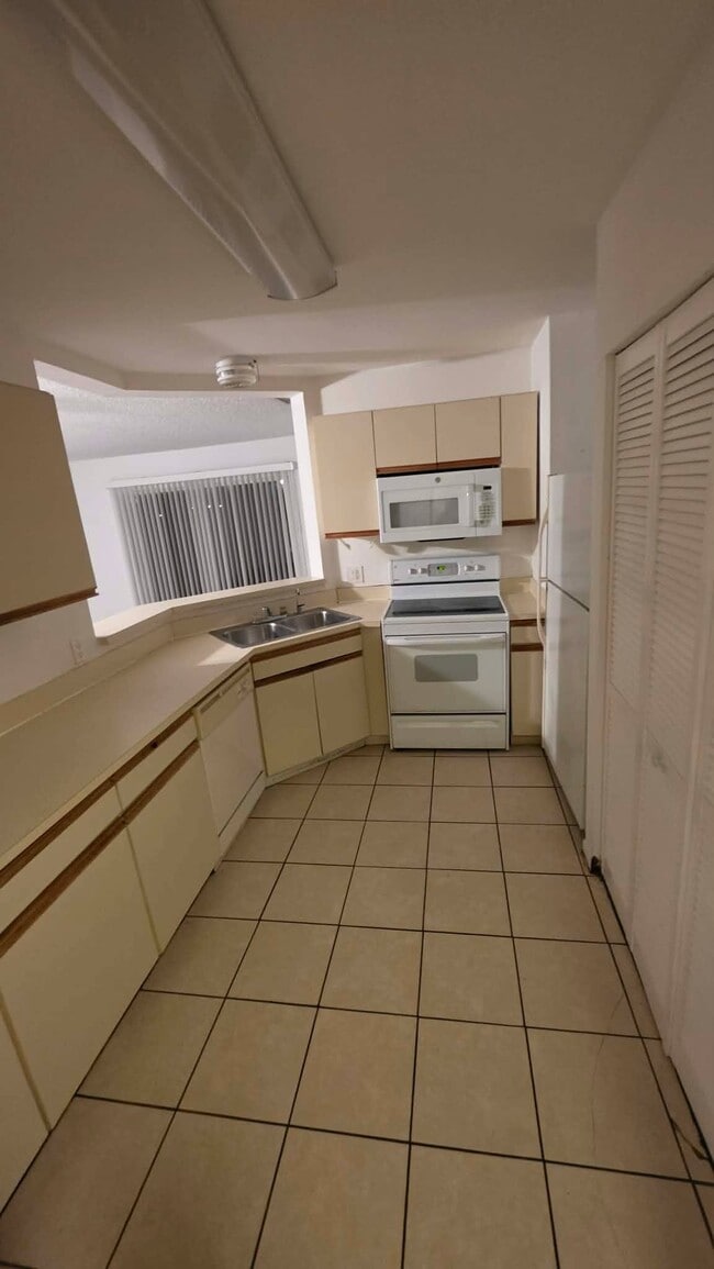 Photo - 3453 NW 44th St Unit 104