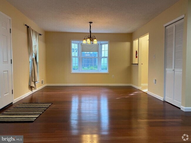Building Photo - 64 Drewes Ct Rental