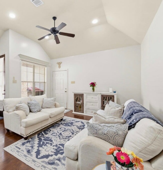 343 Chimney Rock Blvd