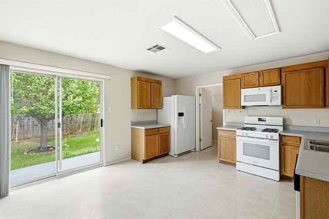 Photo - 3807 Haleys Way