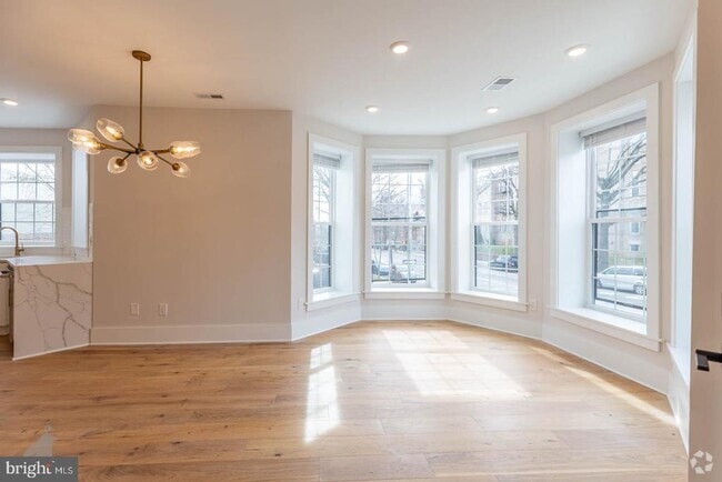 Building Photo - 3001 11th St NW Unit 2 Rental