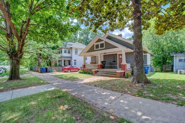 Remodeled Historic 3 Bedroom in The Heights!