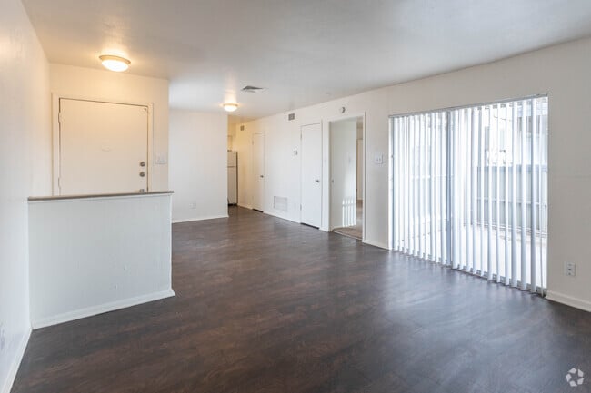 1BR 1BA - 650 SF