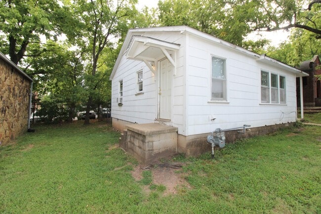 Photo - 613 Reagan St