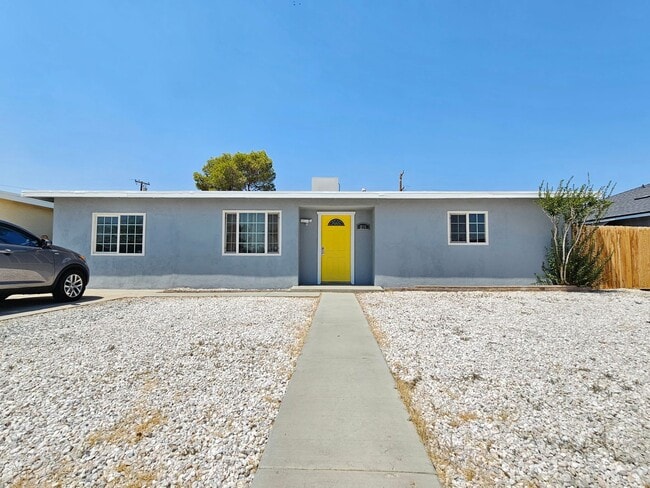 Remodeled Home for Rent – Fresh, Modern, a... - Remodeled Home for Rent – Fresh, Modern, a...