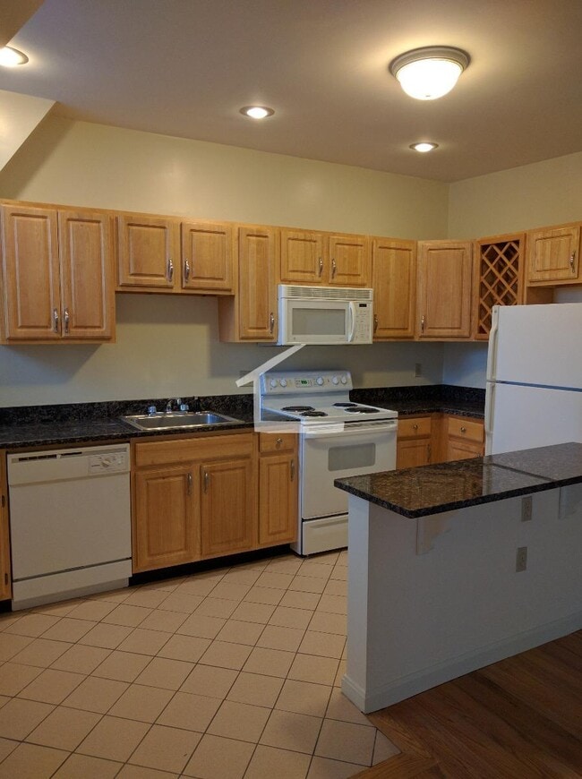 Photo - 1404 Beacon St Unit 2