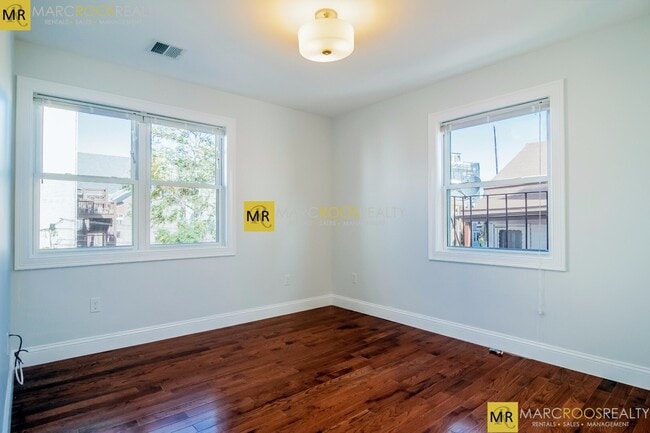 Photo - 230 Maverick St Unit 108-3