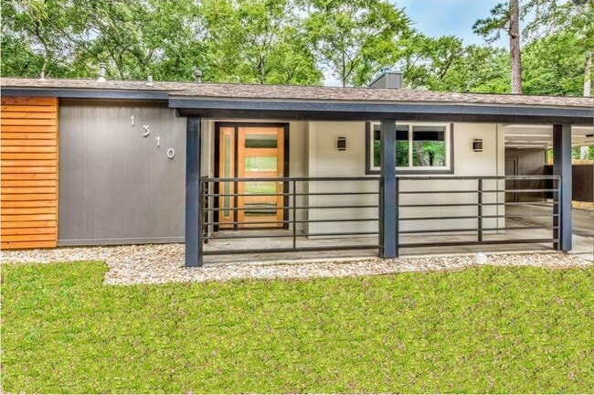 Photo - 1310 E Red Cedar Cir