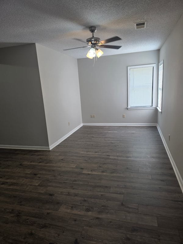 Photo - 305 Hightower St