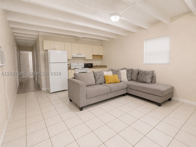 614 SW 10th Ave Unit 2