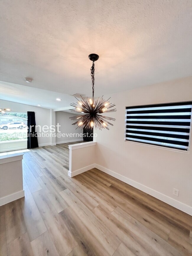 Photo - 5908 S Manhattan Ave