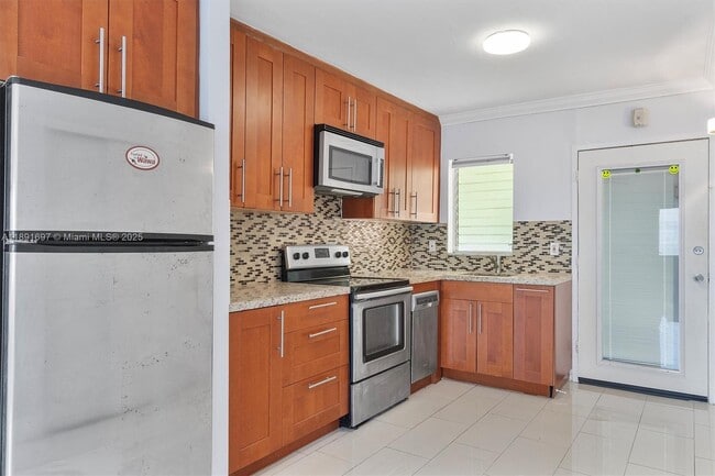 Photo - 851 Meridian Ave Unit 24