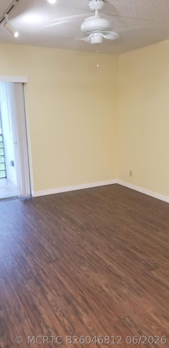 Photo - 2000 Springdale Blvd Unit 203