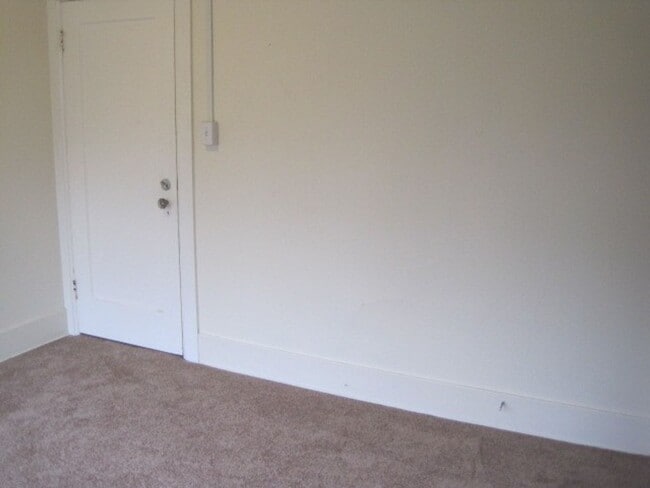 Photo - Live in Wallingford and Be Close to Everything! Unit 3-C