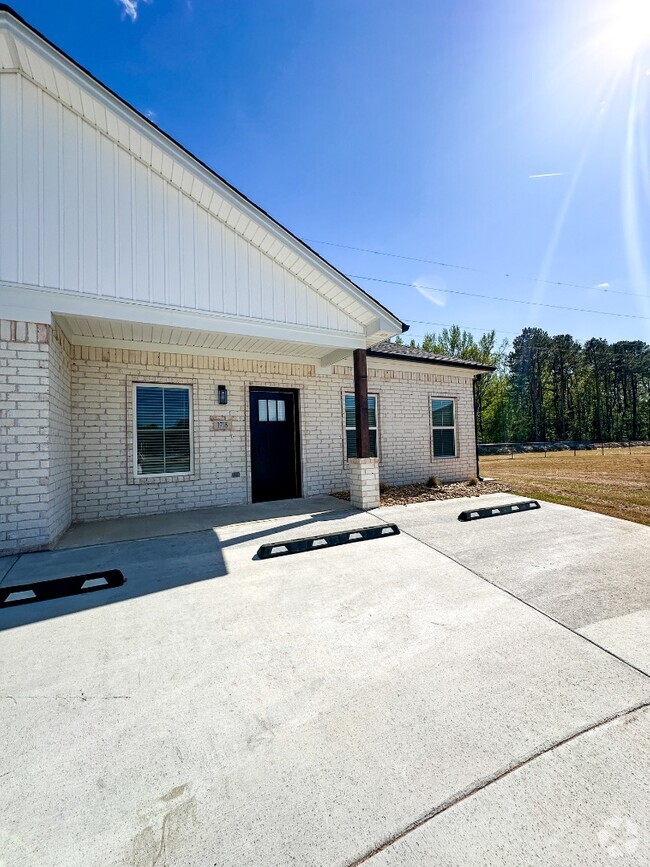 Building Photo - 1716 Rosemary Drive Rental