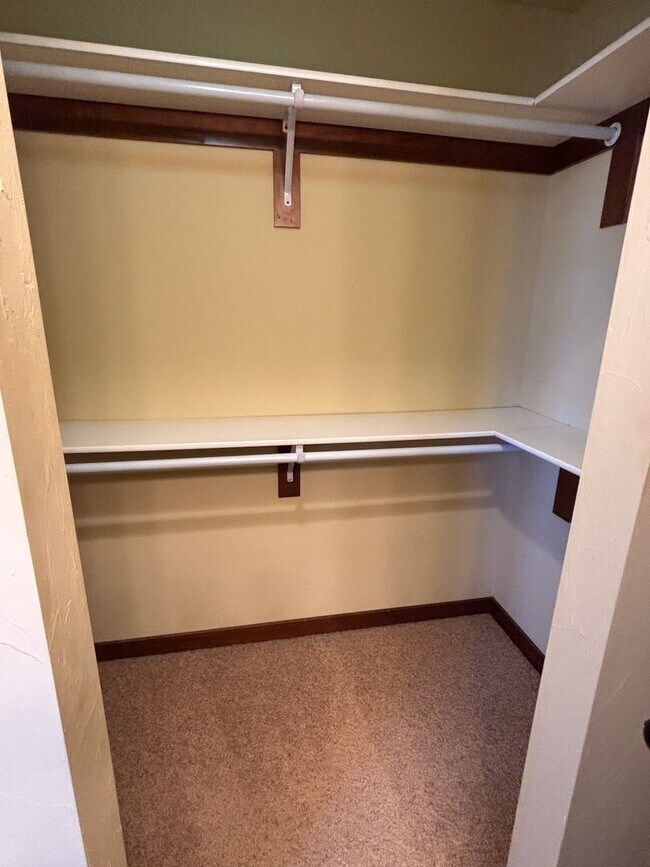 Photo - FIRST MONTH'S RENT FREE! New lower rent $1850 Unidad #29